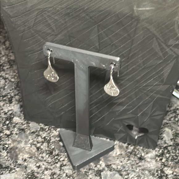 Elegant Silver Dandelion Earrings - Picture 5 of 7